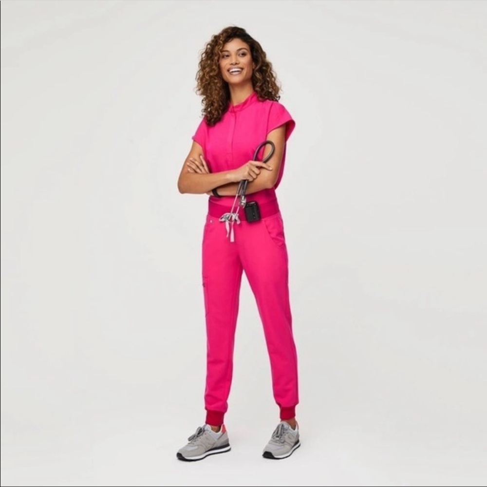 Figs Zamora Jogger Petite Scrub Pants
